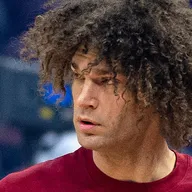 Robin Lopez